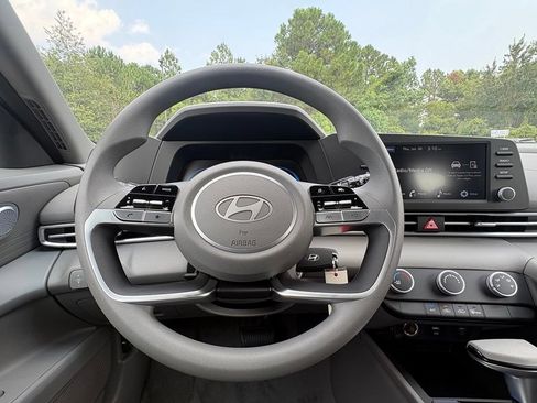 New 2026 Hyundai Elantra SE FWD image 15
