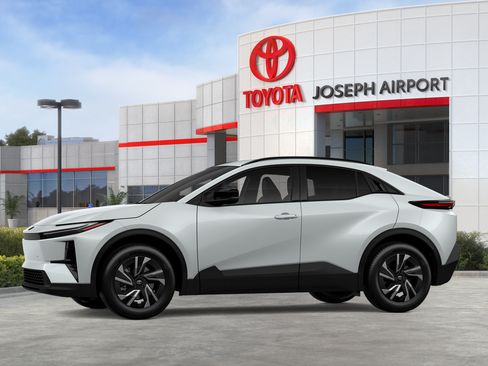New 2026 Toyota C-HR AWD/4WD image 39