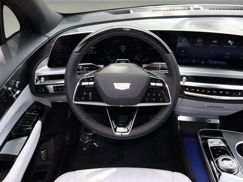 New 2026 Cadillac Lyriq Sport image 16