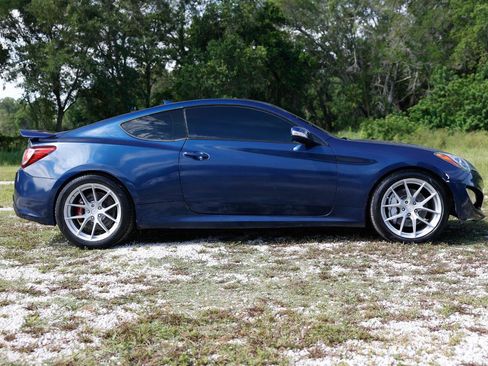 Used 2016 Hyundai Genesis Coupe 3.8 RWD image 13