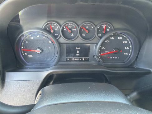 Used 2022 Chevrolet Silverado 2500 Custom w/ Custom Value Package AWD/4WD image 7