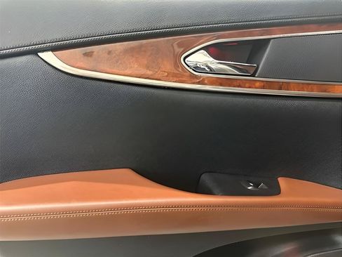 Used 2017 Lincoln MKX Reserve FWD image 9