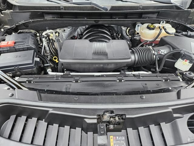 Used 2024 GMC Yukon AT4 w/ Technology Package AWD/4WD image 33
