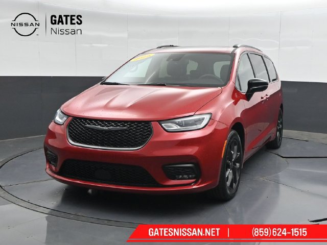 Used 2025 Chrysler Pacifica Limited FWD image 5