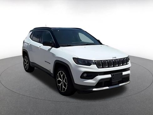 Used 2025 Jeep Compass Limited AWD/4WD image 3
