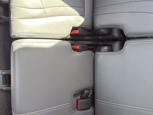 Used 2018 Buick Enclave Premium FWD image 21