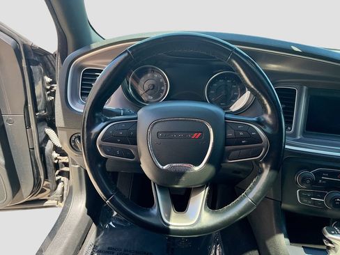 Used 2022 Dodge Charger SXT w/ Leather Interior Group RWD image 11
