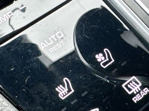 Used 2019 Porsche Cayenne image 22