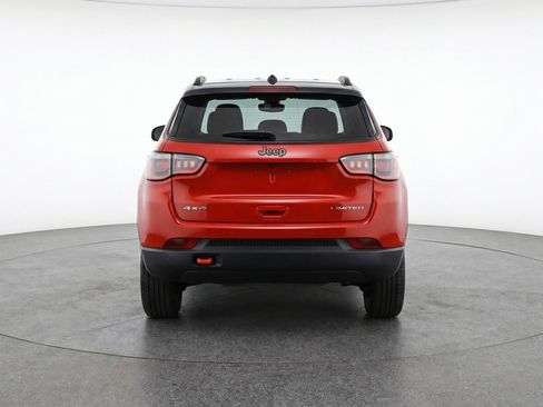 Used 2025 Jeep Compass Trailhawk AWD/4WD image 7