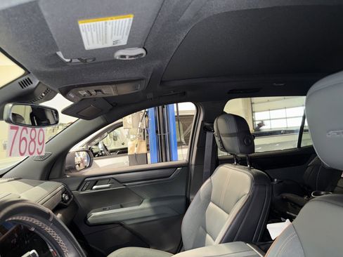 Used 2024 GMC Acadia AT4 w/ Luxury Package image 2