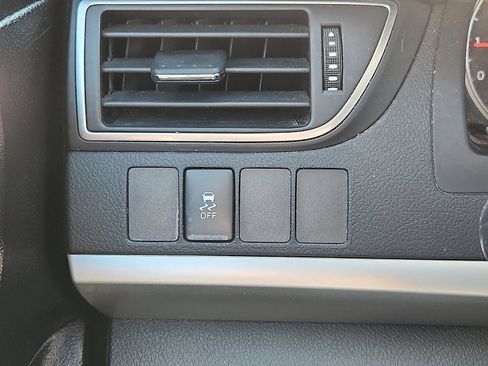 Used 2016 Toyota Camry SE image 27