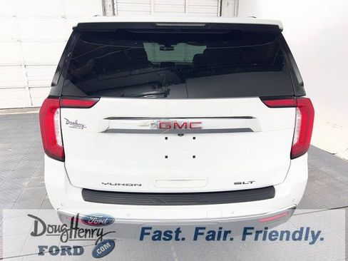 Used 2022 GMC Yukon SLT w/ SLT Premium Package image 6