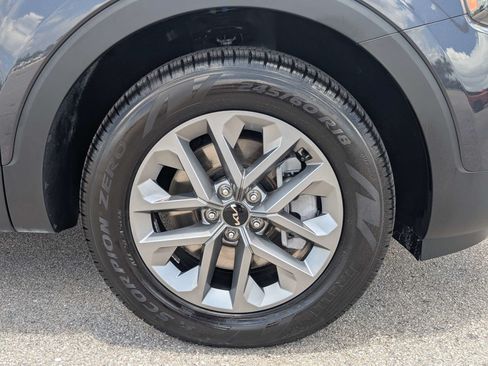 Certified 2025 Kia Telluride LX FWD image 11