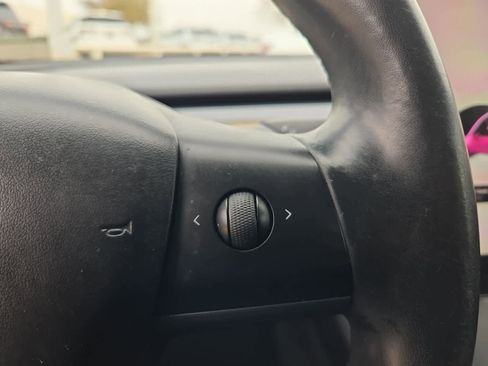 Used 2018 Tesla Model 3 image 22