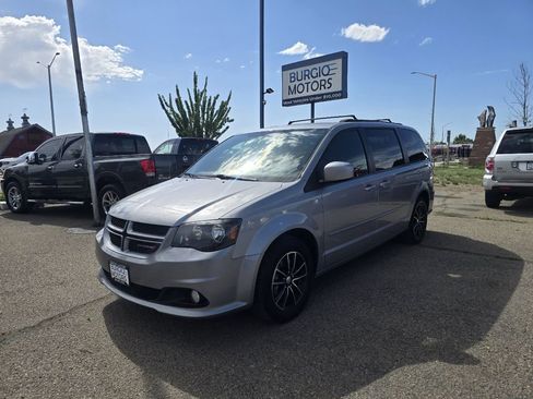 Used 2017 Dodge Grand Caravan GT FWD image 1