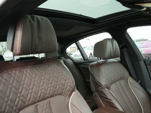 Used 2021 BMW 530e xDrive w/ Executive Package image 13