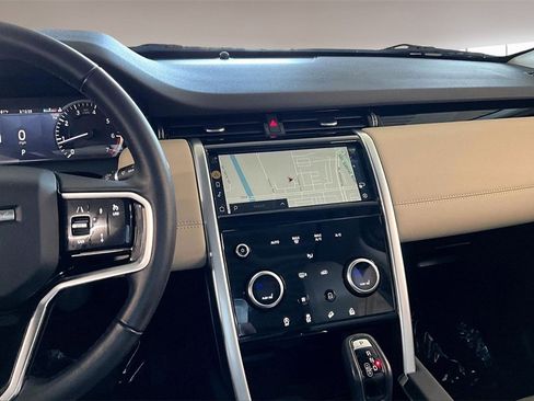 Used 2023 Land Rover Discovery Sport S image 9