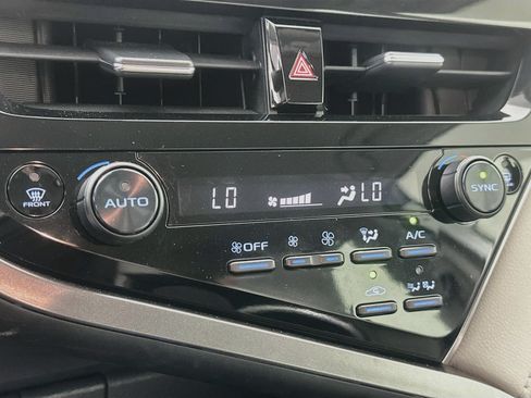 Used 2022 Toyota Camry LE FWD image 22