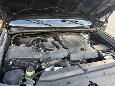 Used 2013 Toyota 4Runner SR5 w/ Convenience Pkg RWD image 19