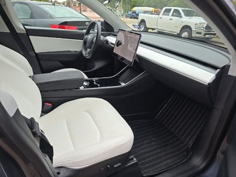 Used 2020 Tesla Model Y Long Range AWD/4WD image 11