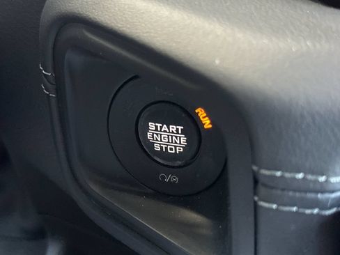 Used 2025 Jeep Wrangler Unlimited Sahara AWD/4WD image 21