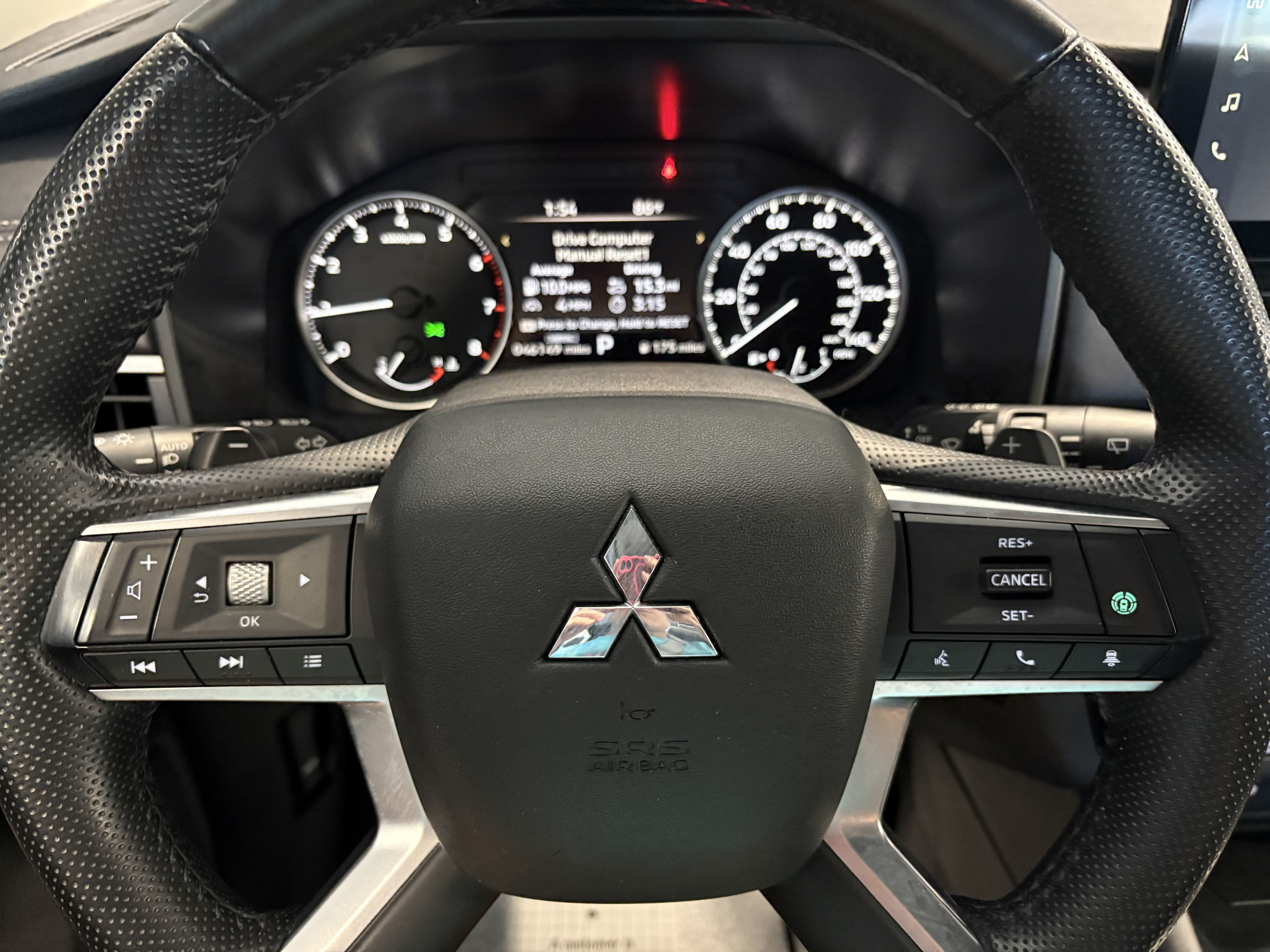Used 2025 Mitsubishi Outlander SE AWD/4WD image 20