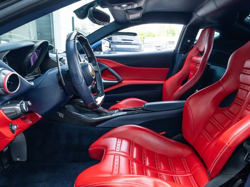 Used 2019 Ferrari 812 Superfast RWD image 19