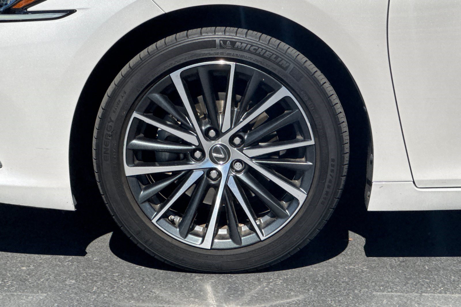 Certified 2022 Lexus ES 300h w/ Premium Package FWD image 37