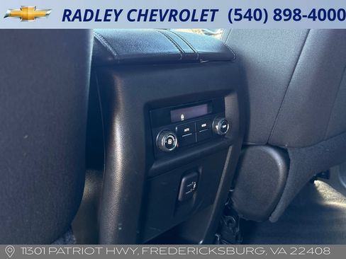 Used 2023 Chevrolet Traverse LT AWD/4WD image 13