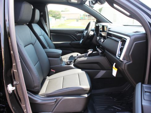 New 2025 GMC Canyon Elevation w/ Convenience Package image 46