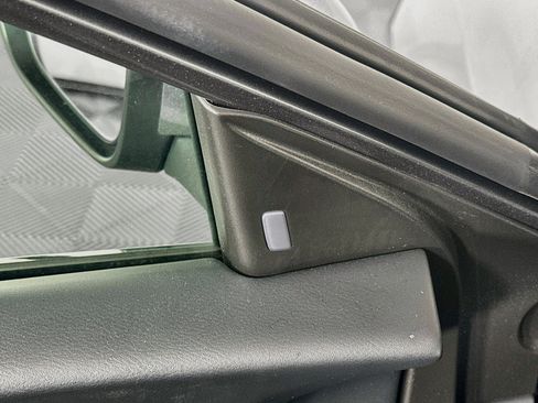 Used 2025 Nissan Sentra SV FWD image 16