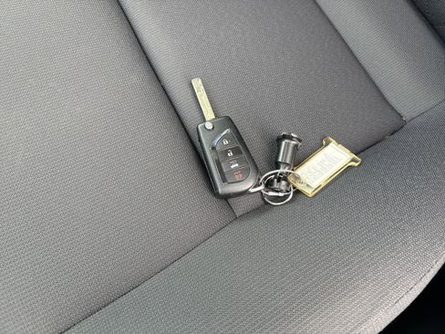 Used 2025 Toyota Corolla LE image 22