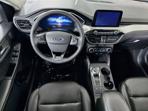 Used 2022 Ford Escape SEL w/ Technology Package AWD/4WD image 3
