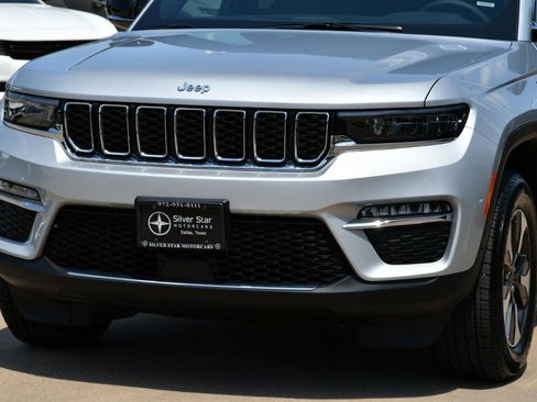 Used 2025 Jeep Grand Cherokee Limited 4xe AWD/4WD image 3