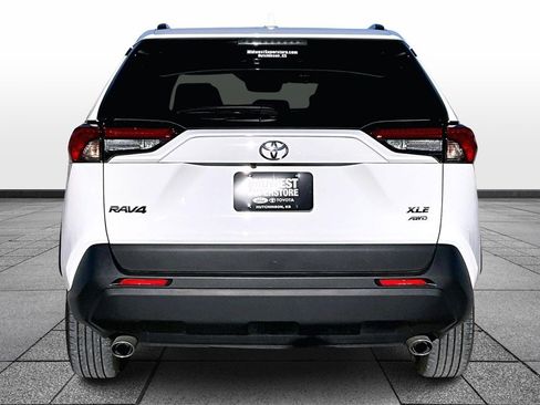 Used 2022 Toyota RAV4 XLE image 4