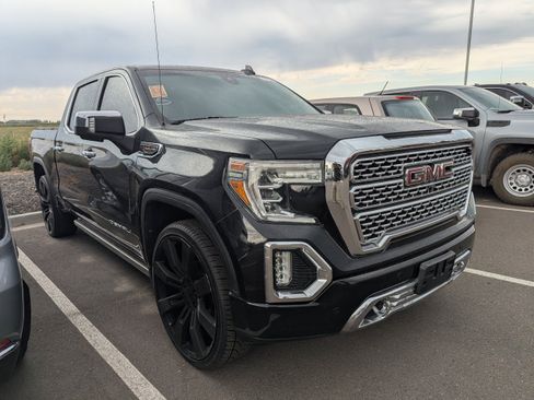 Used 2019 GMC Sierra 1500 Denali w/ Denali Ultimate Package AWD/4WD image 3