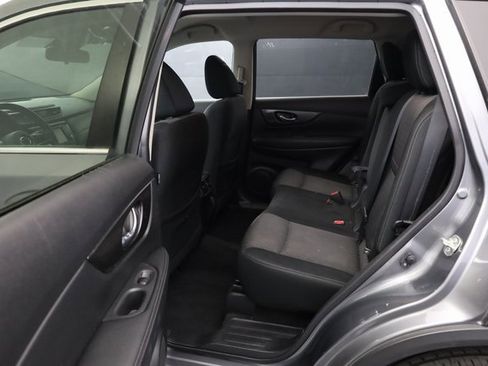 Used 2020 Nissan Rogue SV w/ Premium Package image 25