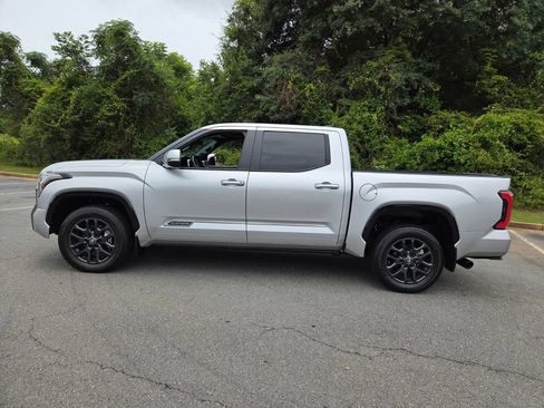 Used 2025 Toyota Tundra Platinum AWD/4WD image 4