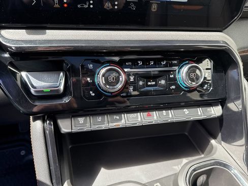 Used 2025 GMC Sierra 3500 AT4 w/ AT4 Premium Plus Package AWD/4WD image 21