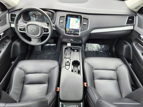 Used 2021 Volvo XC90 T5 Momentum image 10