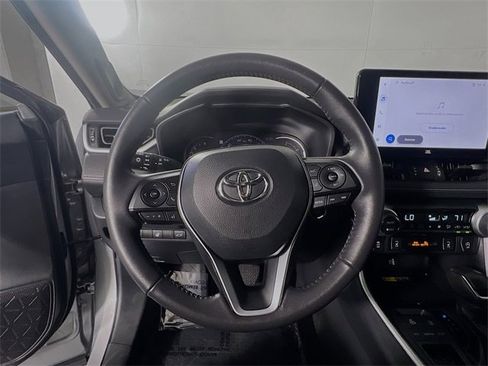 Used 2023 Toyota RAV4 XLE Premium image 15