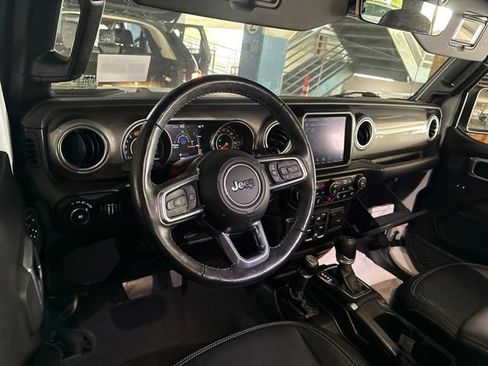 Used 2022 Jeep Wrangler Unlimited Sahara w/ Cold Weather Group AWD/4WD image 6
