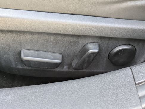 Used 2023 MAZDA MAZDA3 s image 19