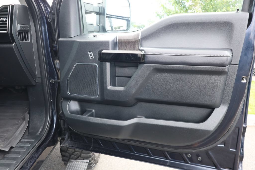 Used 2021 Ford F250 Lariat w/ Lariat Ultimate Package AWD/4WD image 26