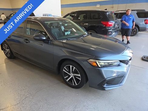 Used 2023 Honda Civic LX image 2