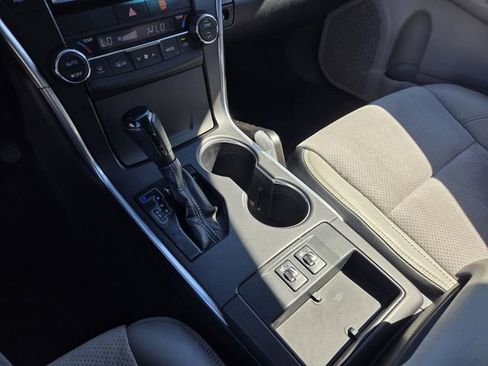 Used 2015 Toyota Camry XSE image 19