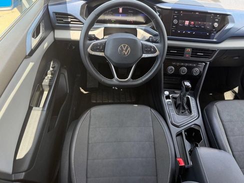Used 2023 Volkswagen Taos SE FWD image 8
