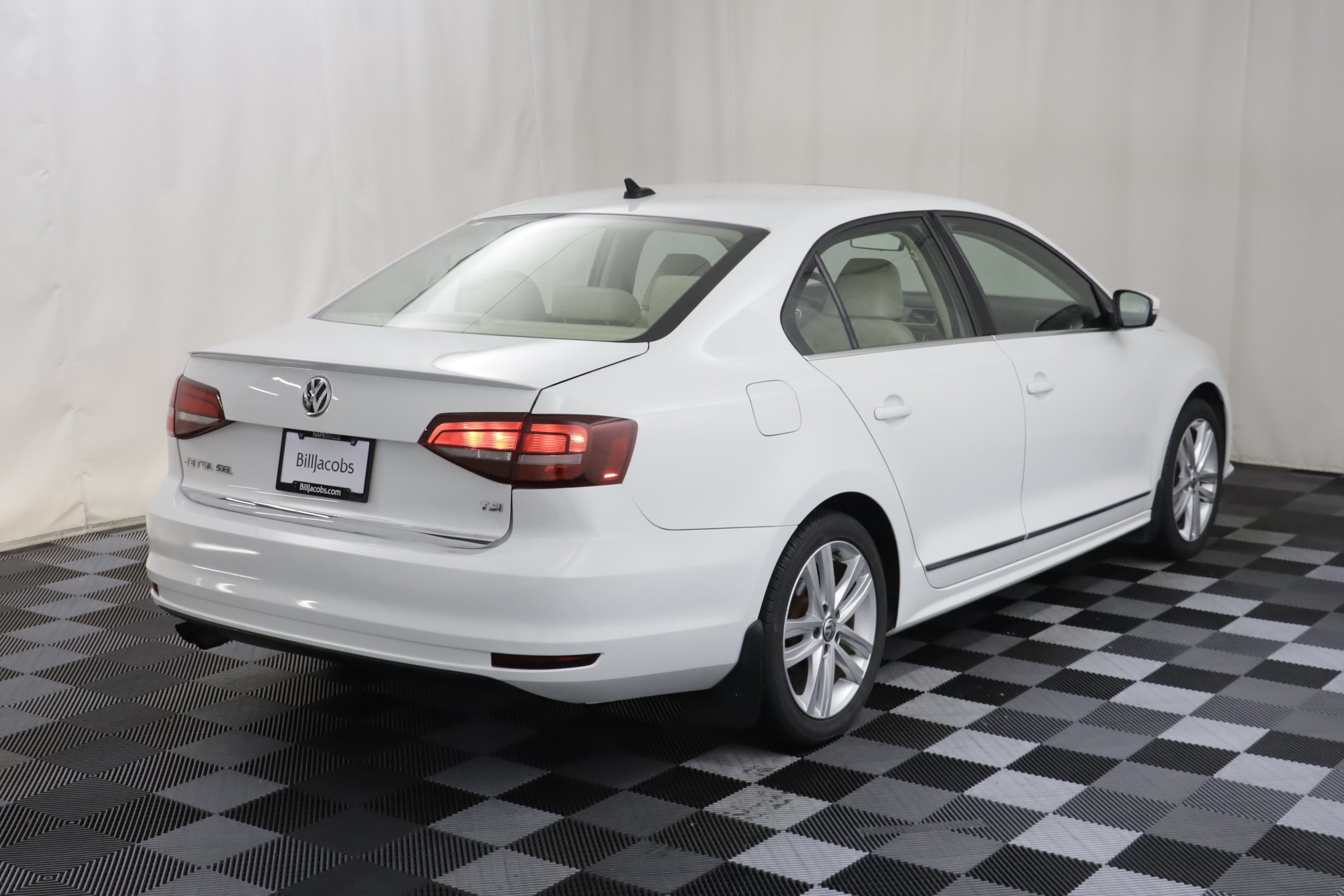Used 2017 Volkswagen Jetta SEL FWD image 22