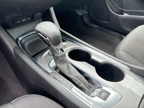 Used 2023 Chevrolet Malibu LT FWD image 29