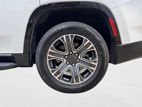 Used 2024 Jeep Wagoneer Series II w/ Flexible Seating Group image 55